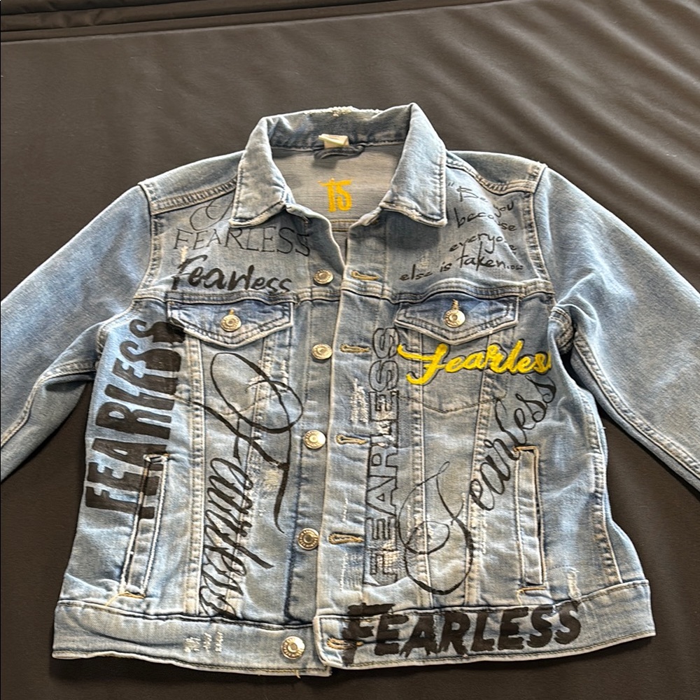 Fearless Hand painted Denim Jacket Size Medium - Picture 1 of 7